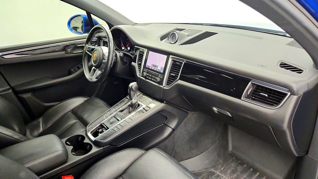 Used 2017 Porsche Macan AWD/4WD image 26