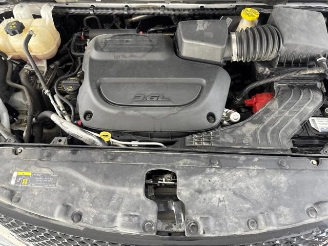 Used 2020 Chrysler Pacifica Touring-L Plus w/ Tire & Wheel Group FWD image 19