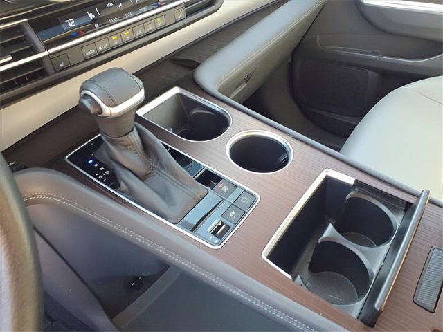 Used 2021 Toyota Sienna XLE image 11