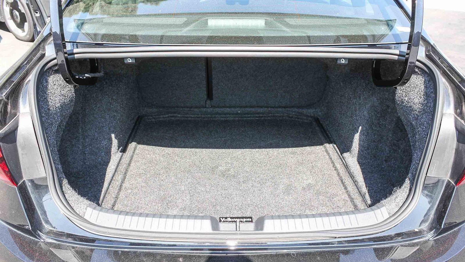 Used 2025 Volkswagen Jetta Sport image 26