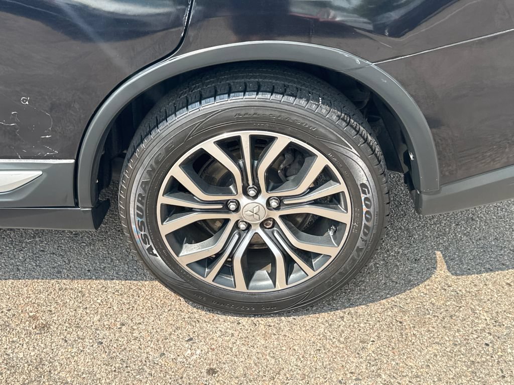 Used 2016 Mitsubishi Outlander SE AWD/4WD image 38
