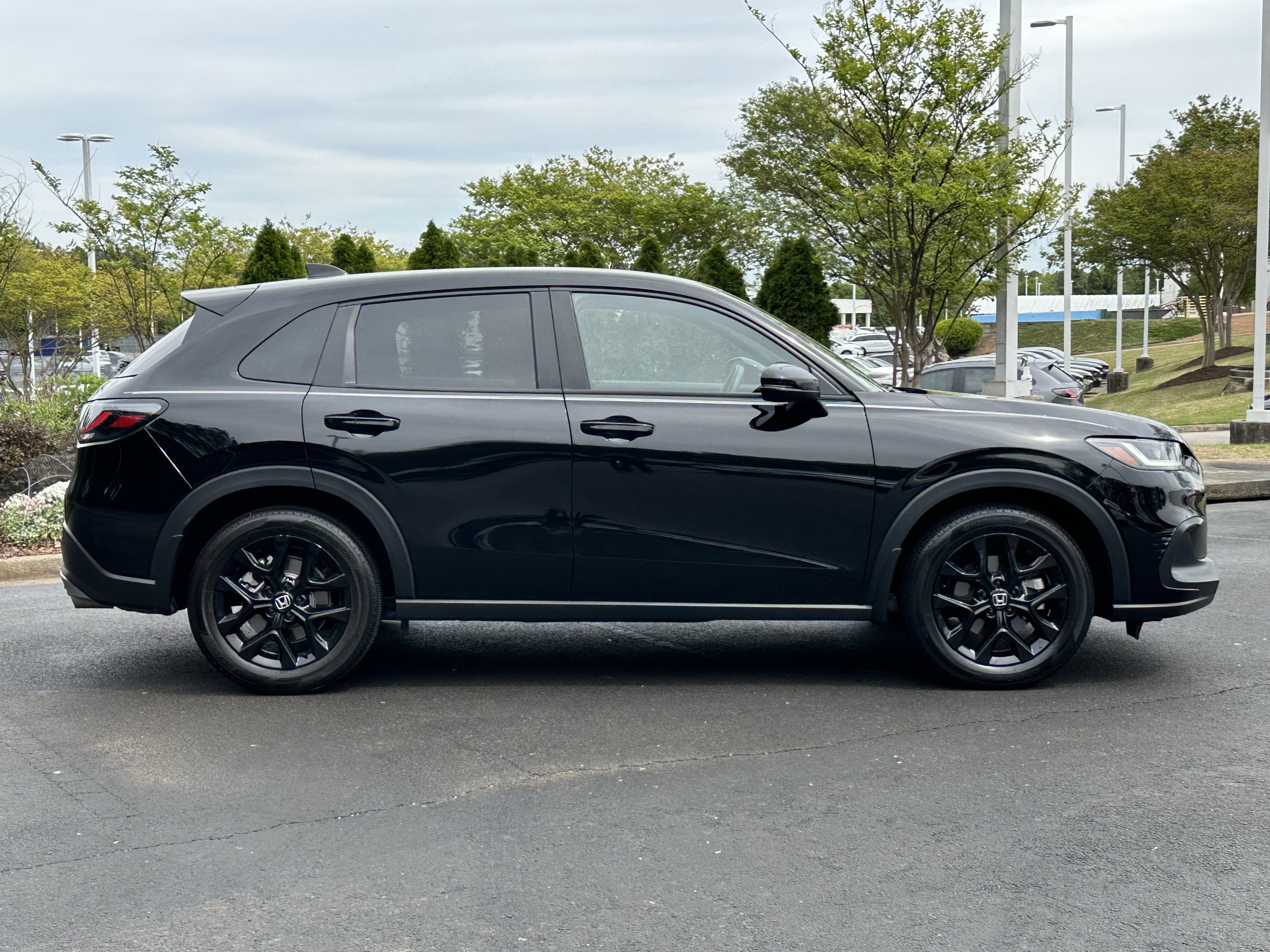 Used 2024 Honda HR-V Sport image 11