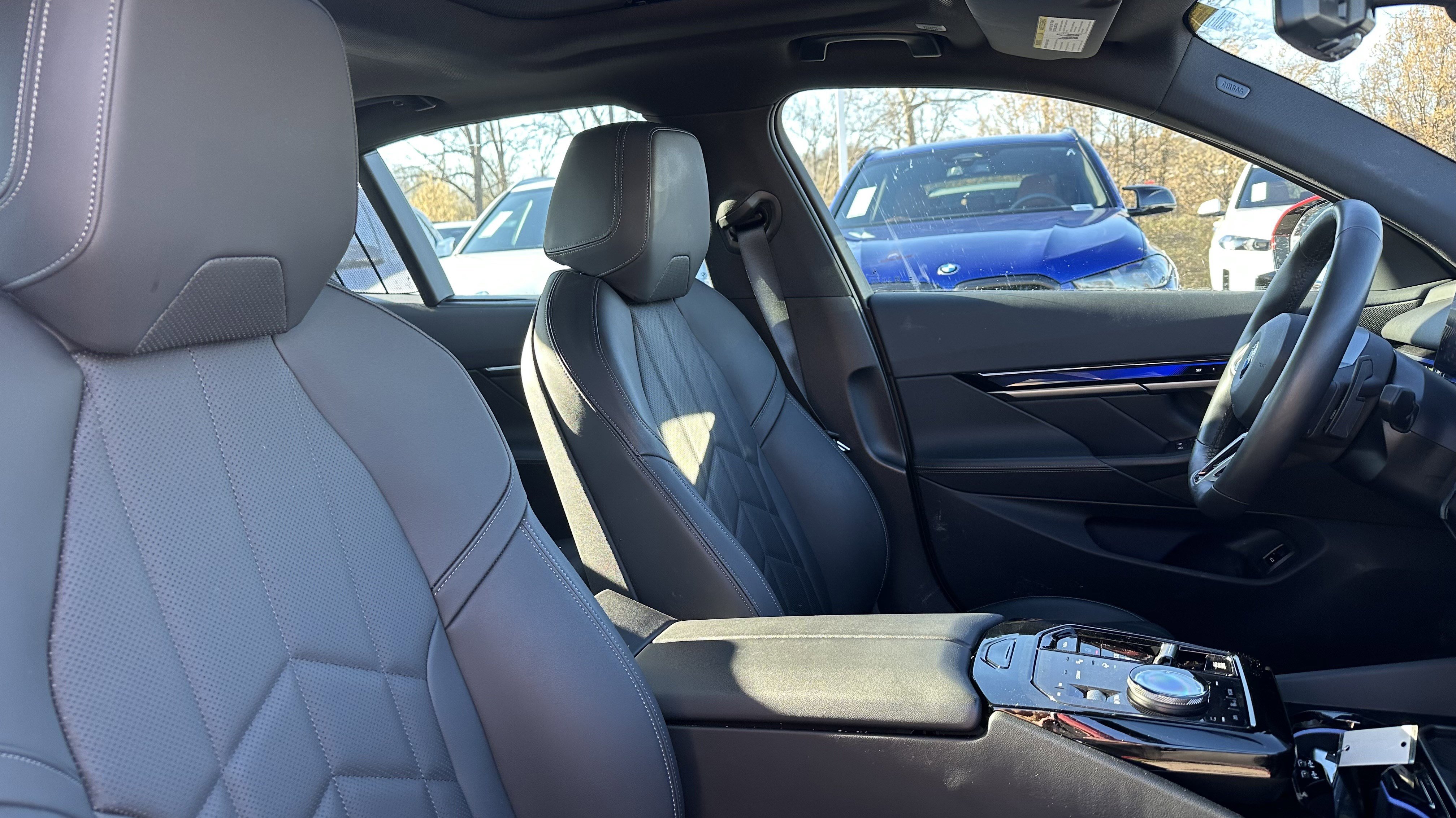 Used 2024 BMW 540i xDrive 540i xDrive w/ Premium Package image 33