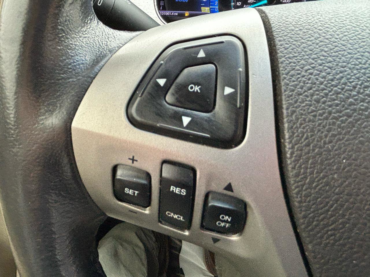 Used 2013 Ford Taurus SEL FWD image 18