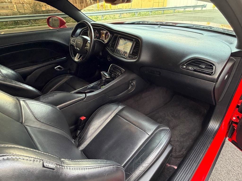 Used 2016 Dodge Challenger SXT Plus image 19