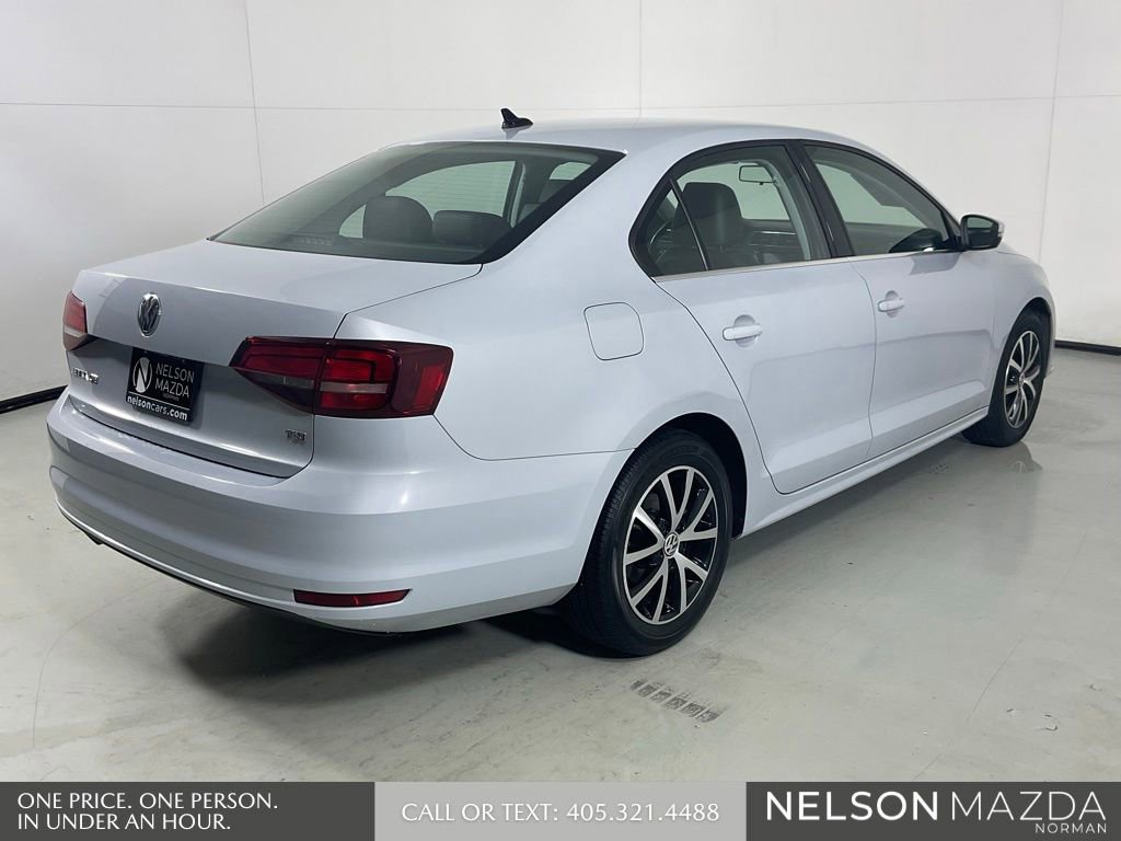 Used 2017 Volkswagen Jetta SE FWD image 6