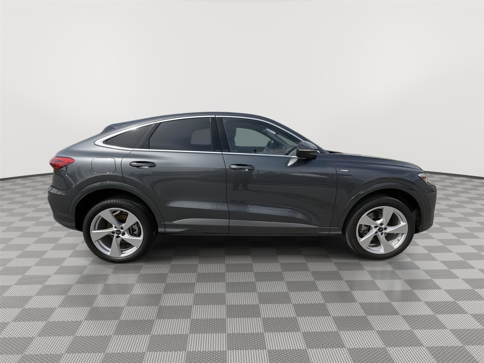 Used 2025 Audi Q5 Premium Plus w/ Premium Plus image 6