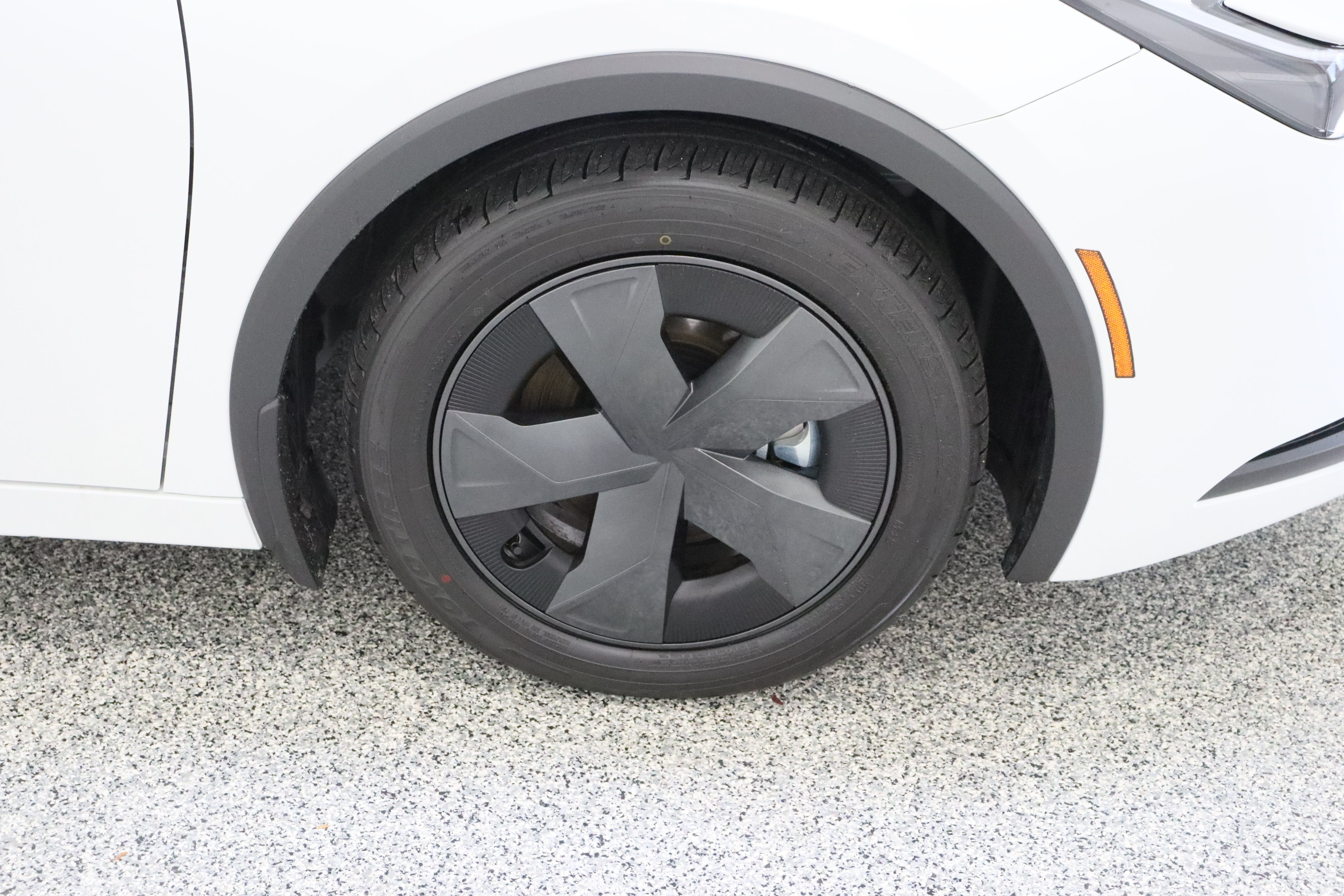 Certified 2026 Toyota Prius Plug-In Hybrid FWD image 5