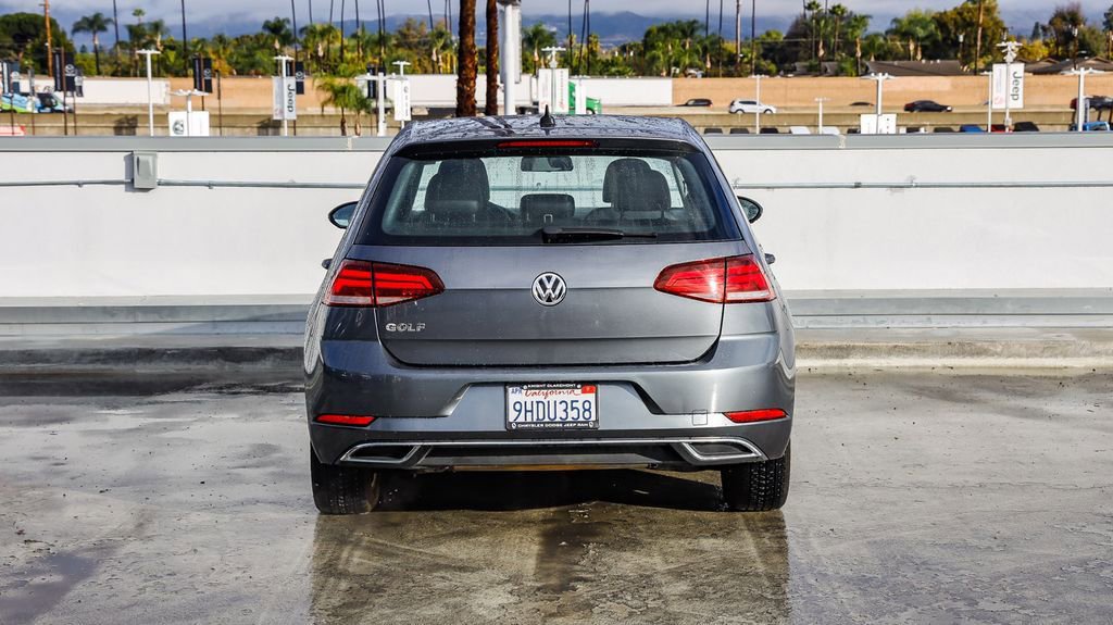 Used 2021 Volkswagen Golf 4-Door image 8