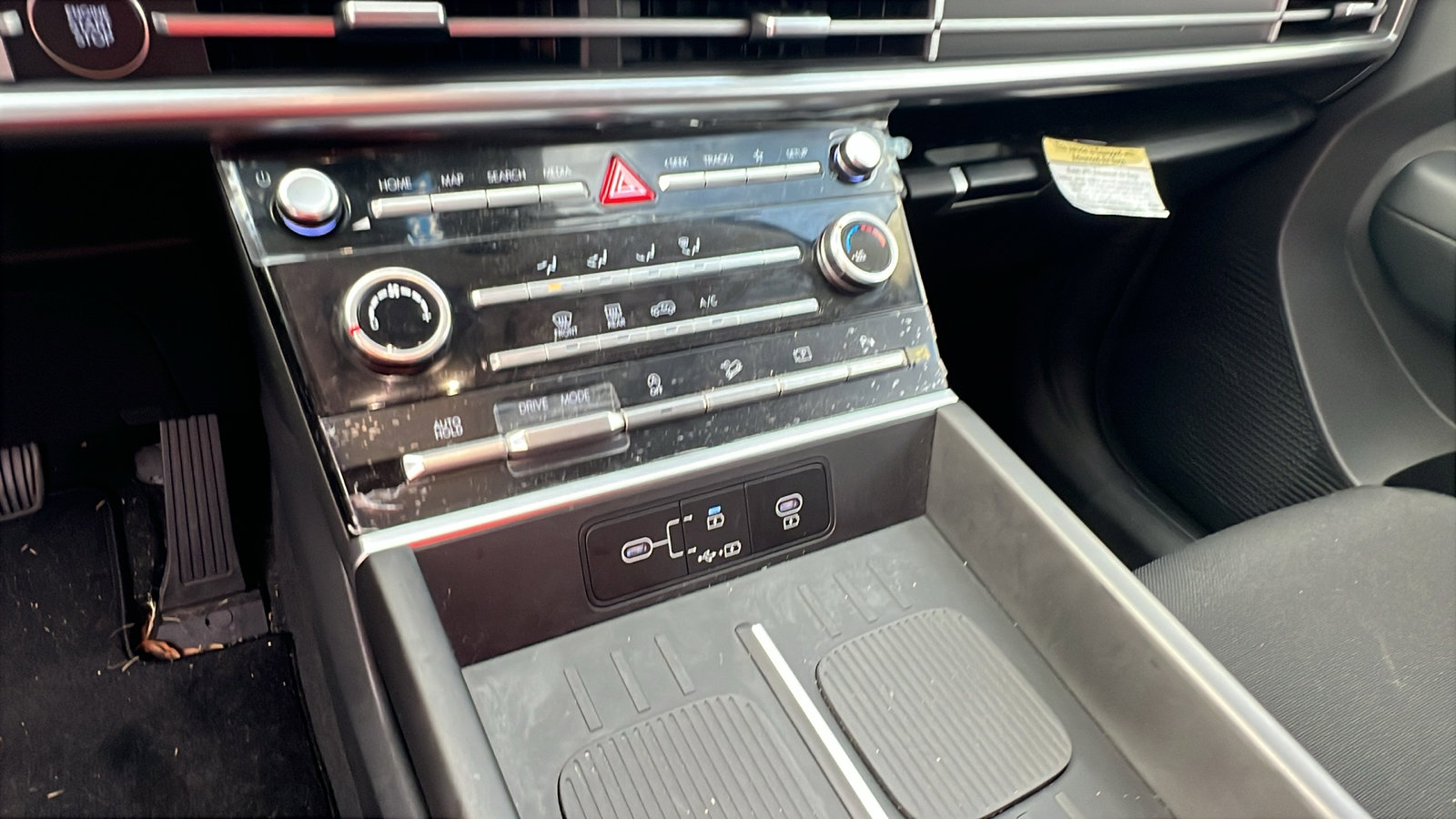 Used 2025 Hyundai Santa Fe SE image 30