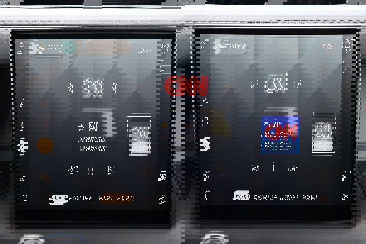 Used 2022 Land Rover Defender 110 X image 32