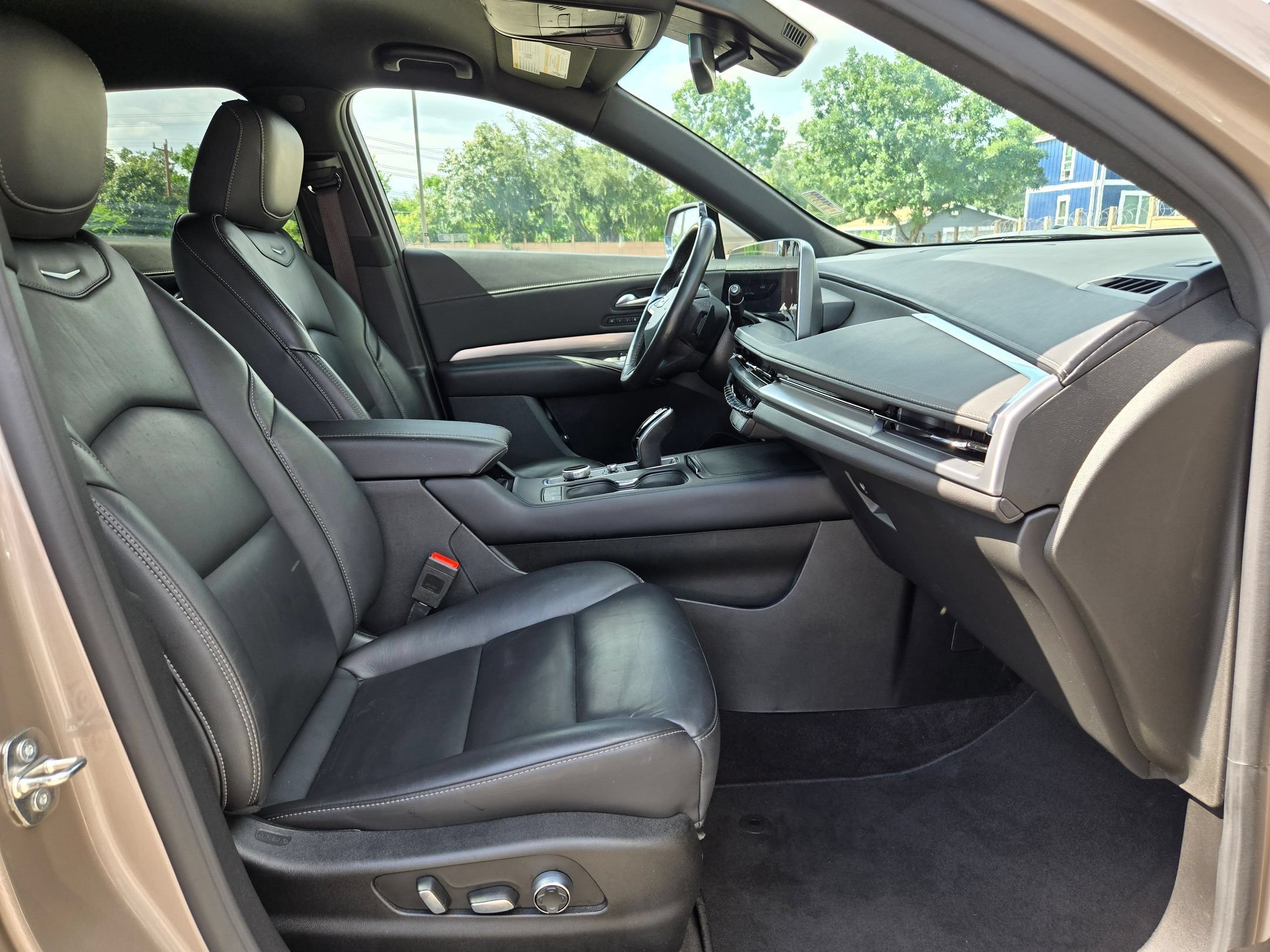Used 2024 Cadillac XT4 Premium Luxury FWD image 28