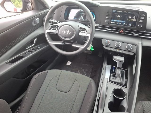 New 2026 Hyundai Elantra SE FWD image 9