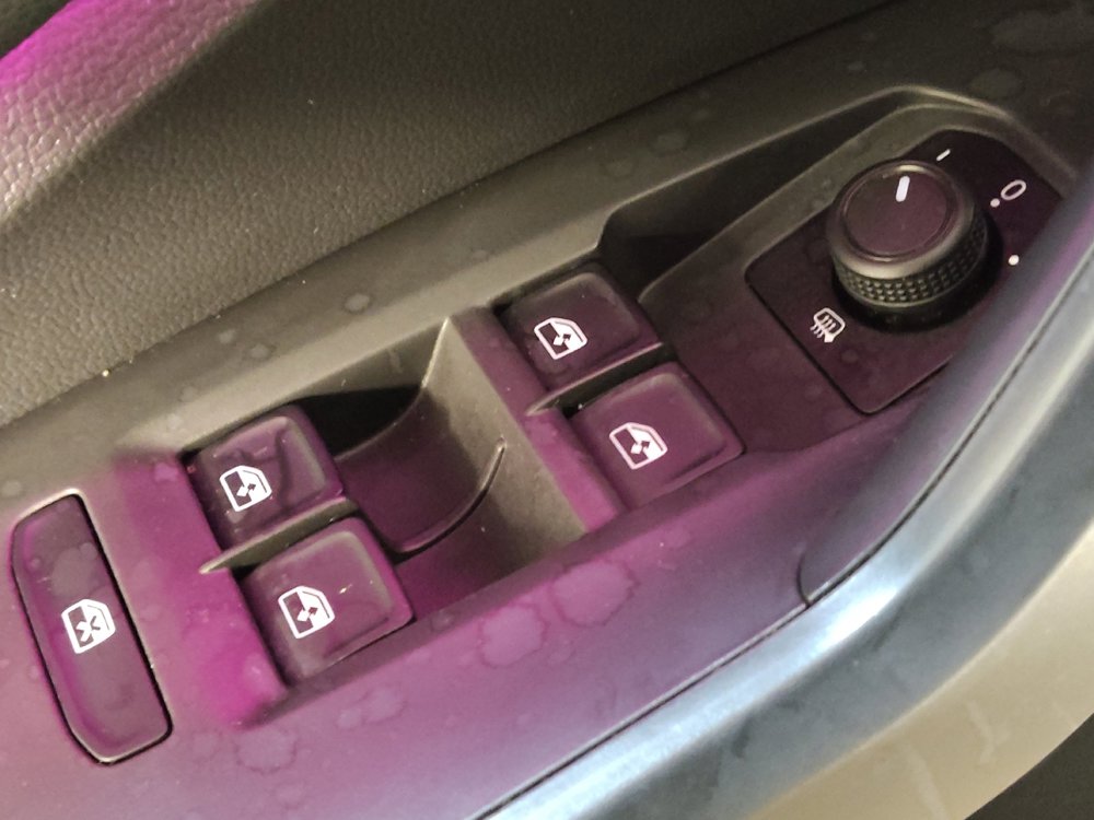 Used 2019 Volkswagen Jetta SEL image 27