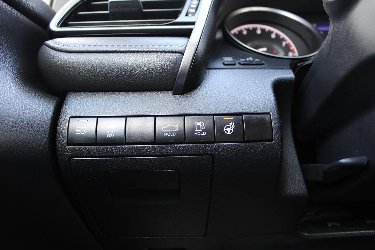 Used 2024 Toyota Camry SE FWD image 17