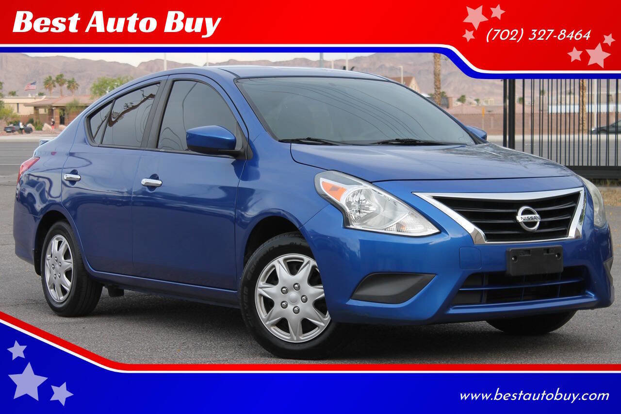 Used 2015 Nissan Versa SV FWD image 1