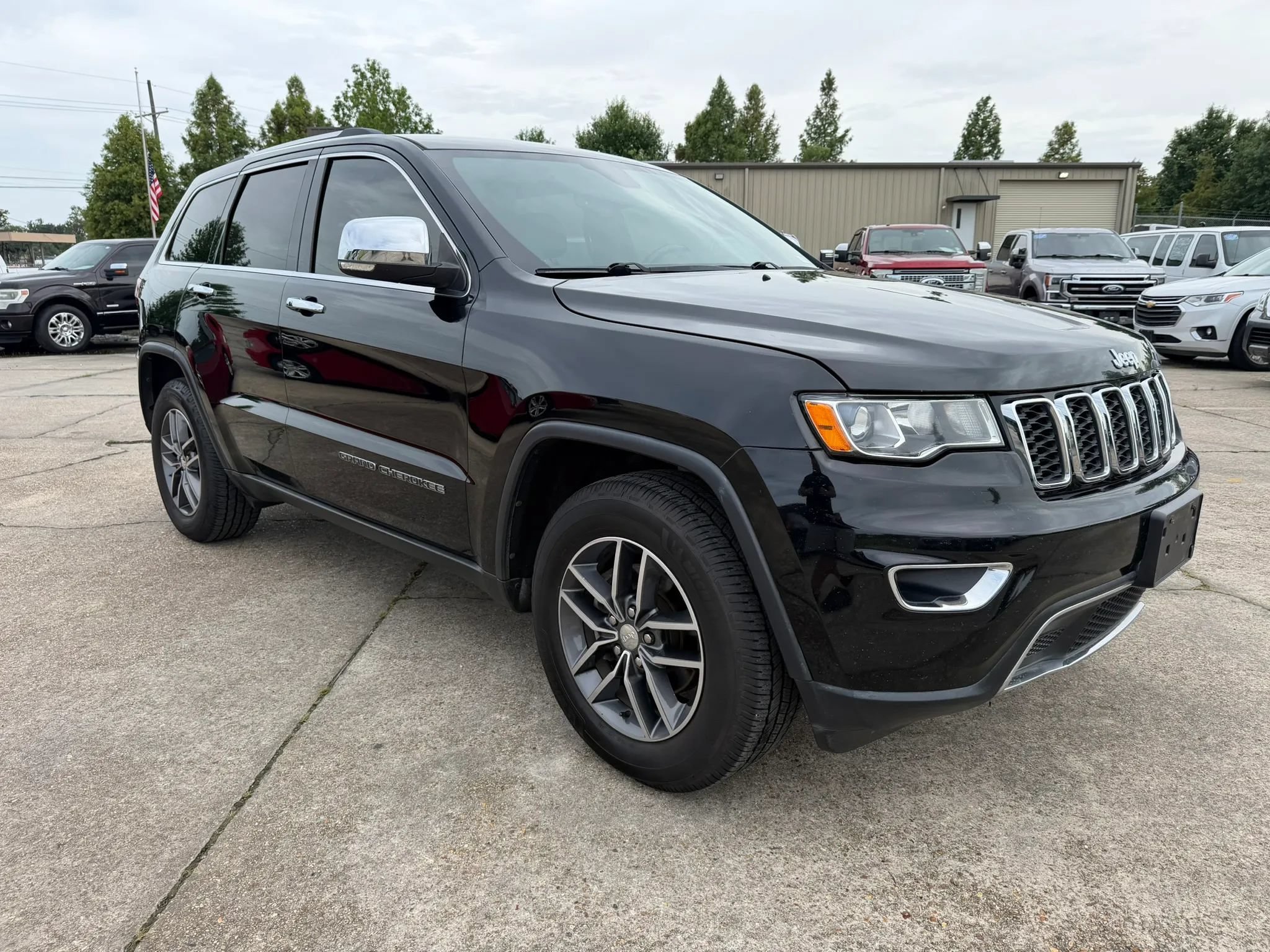Used 2017 Jeep Grand Cherokee Limited RWD image 7