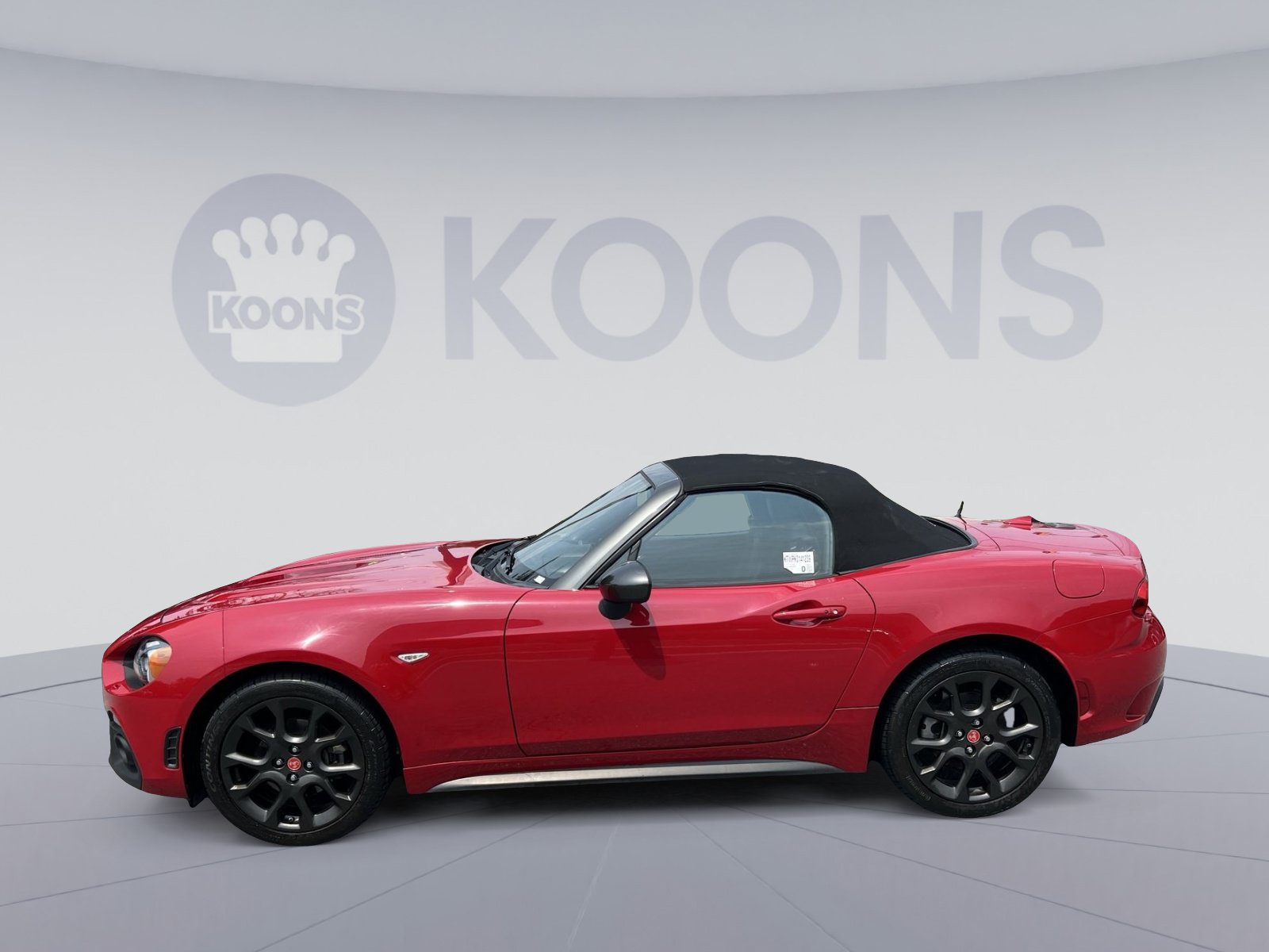 Used 2019 FIAT 124 Spider Abarth w/ Convenience Group RWD image 2