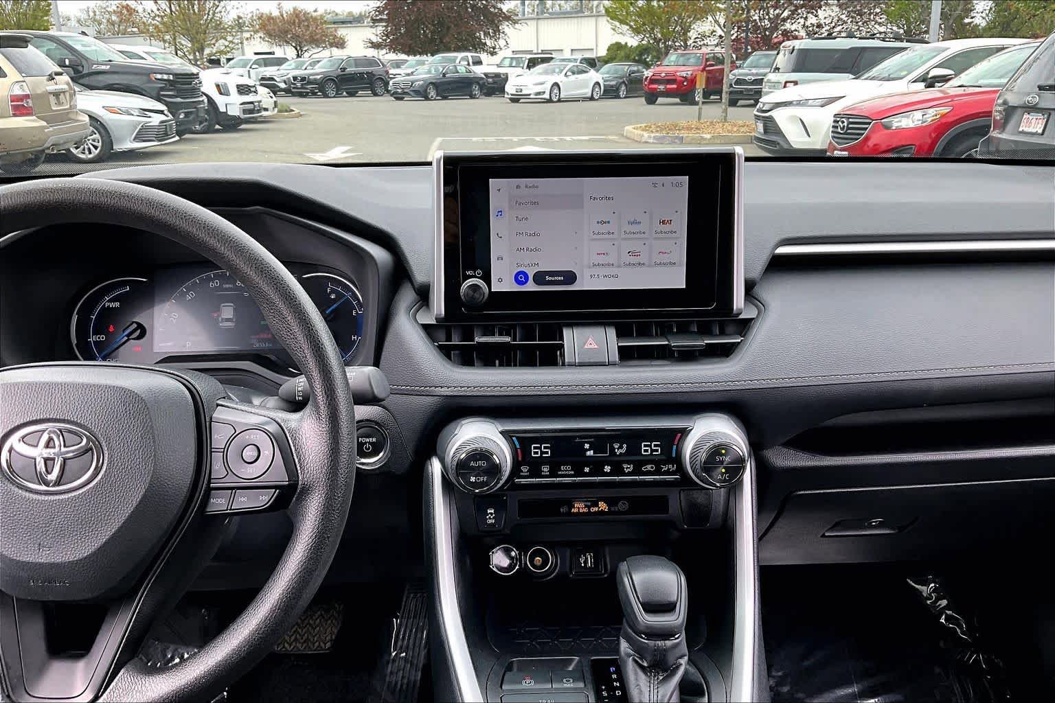 Used 2025 Toyota RAV4 XLE AWD/4WD image 7