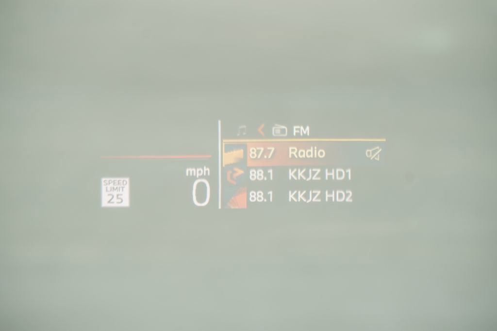 Used 2025 BMW X1 xDrive28i w/ Technology Package image 8