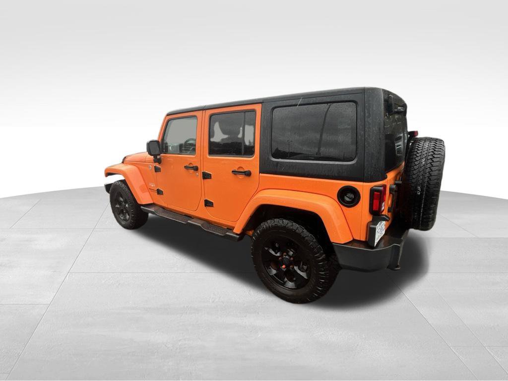 Used 2013 Jeep Wrangler Unlimited Sahara w/ Connectivity Group AWD/4WD image 9