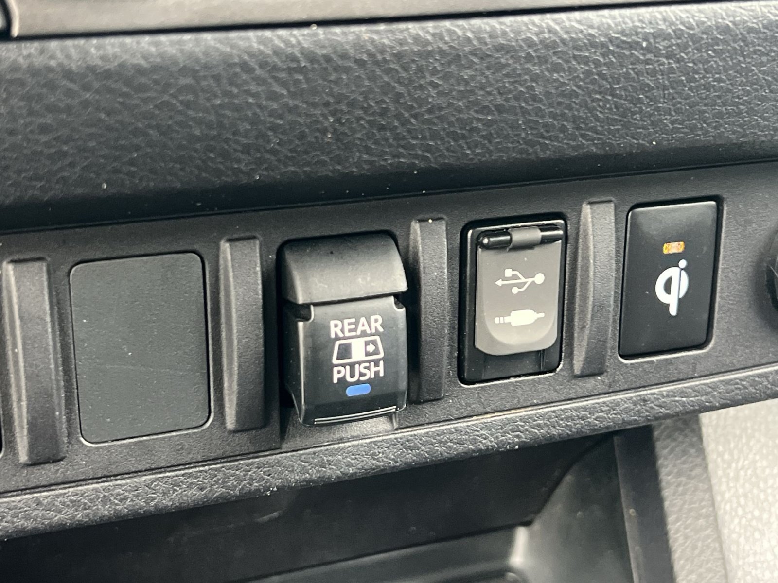 Used 2019 Toyota Tacoma TRD Off-Road AWD/4WD image 29