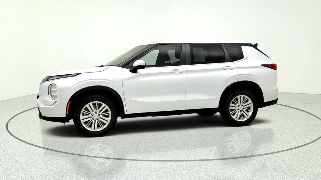 Used 2022 Mitsubishi Outlander ES FWD image 8