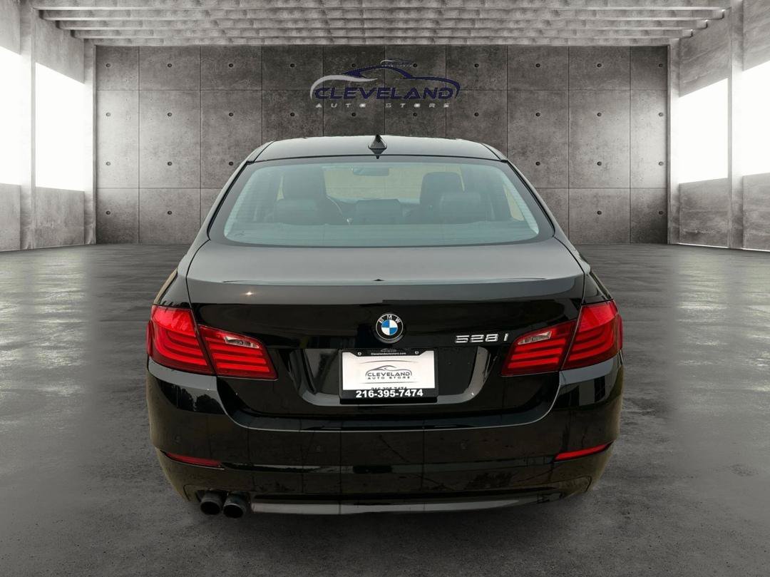 Used 2012 BMW 528i xDrive Sedan AWD/4WD image 4