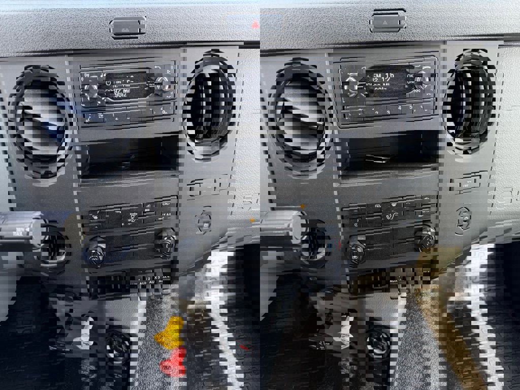 New 2027 Ford F750 2WD Regular Cab Super Duty image 21