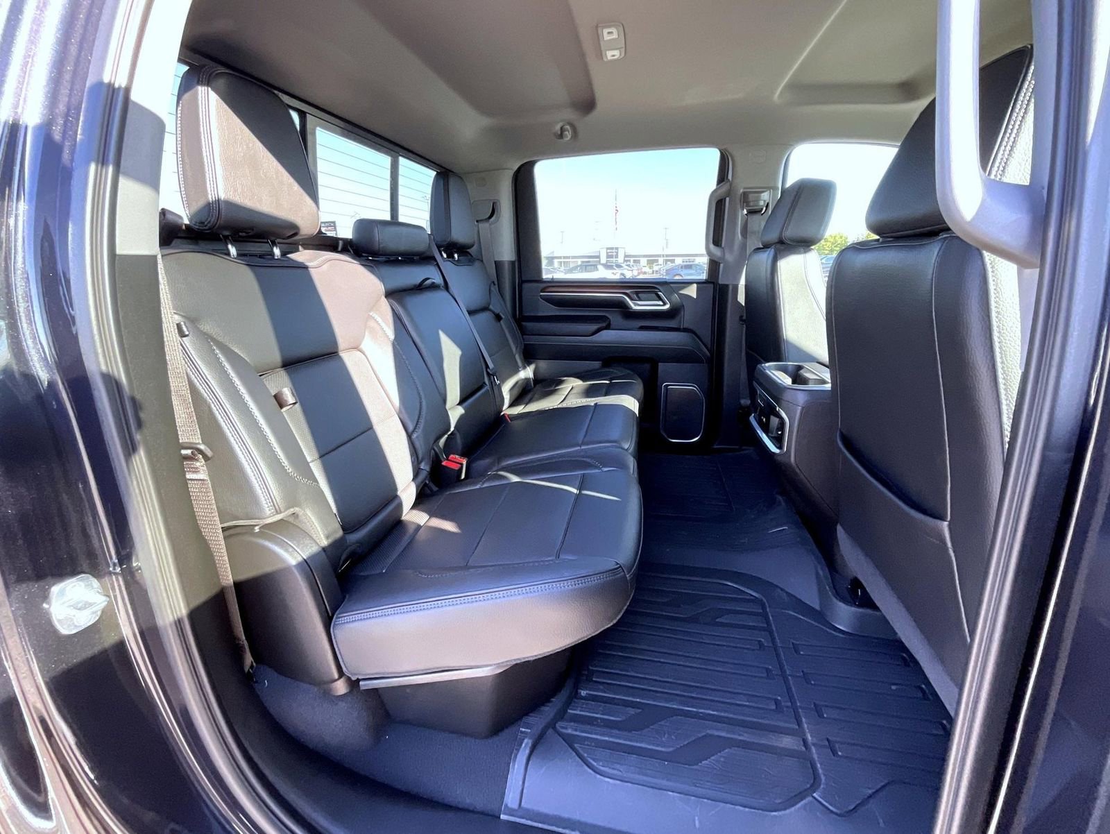 Used 2024 GMC Sierra 3500 Denali w/ Technology Package image 18