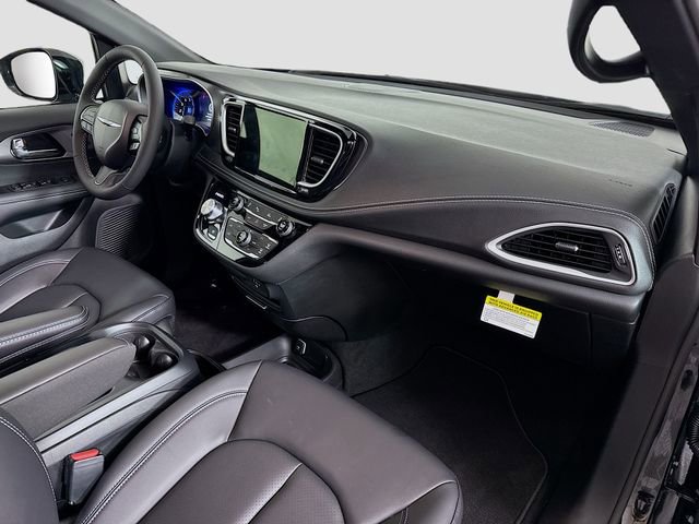 New 2026 Chrysler Pacifica Select w/ S Appearance Package image 29