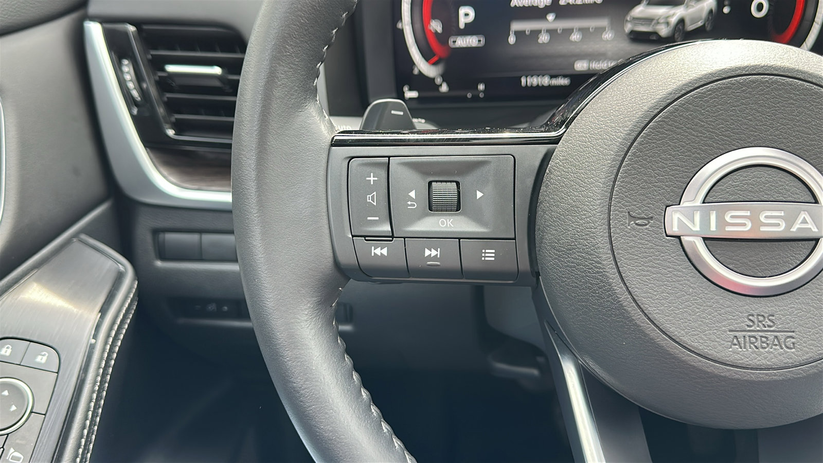 Certified 2024 Nissan Rogue Platinum w/ Platinum Premium Package image 15