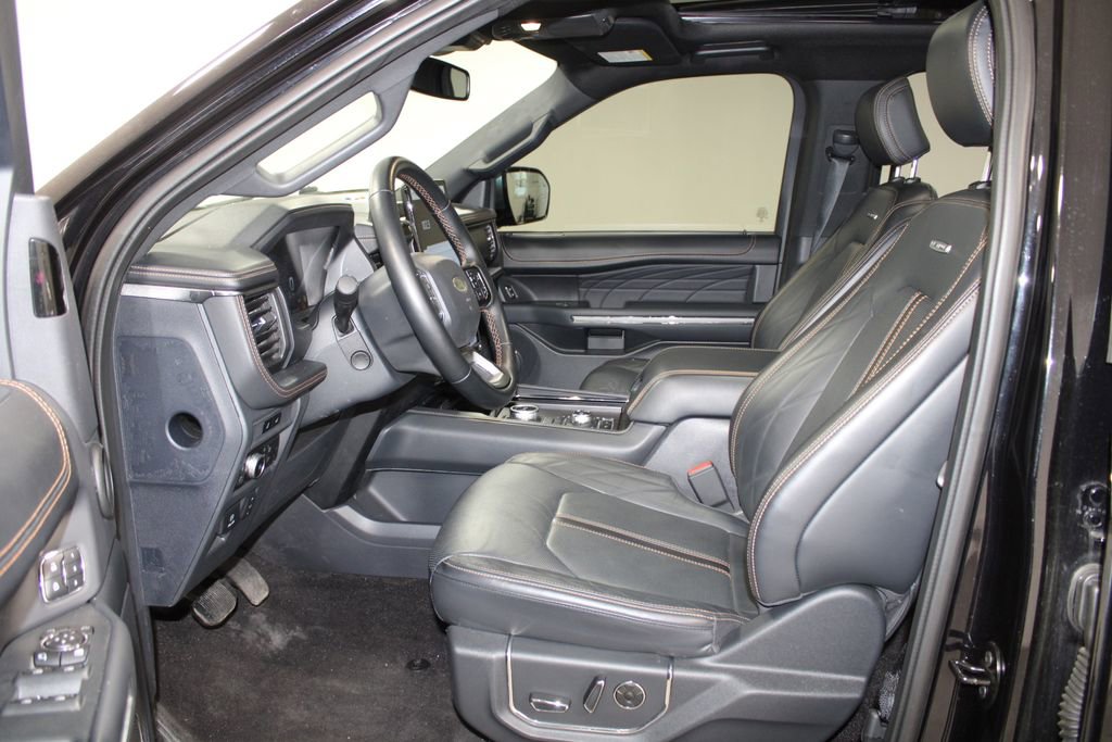 Used 2023 Ford Expedition Platinum image 18
