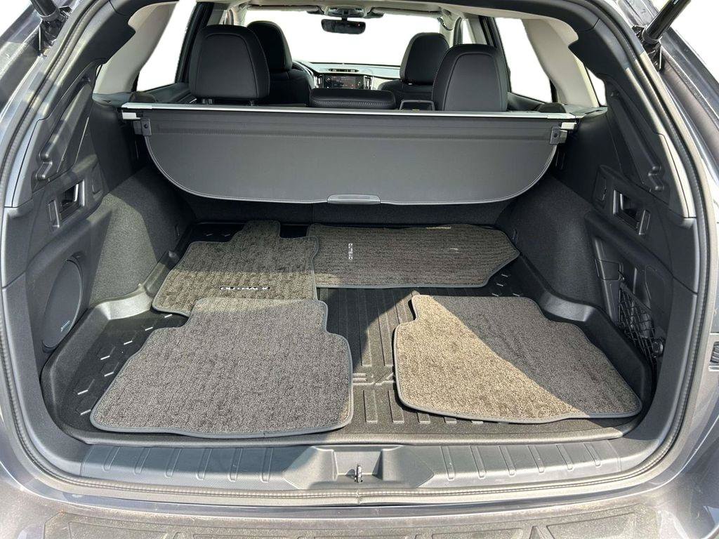 Certified 2025 Subaru Outback Limited AWD/4WD image 10