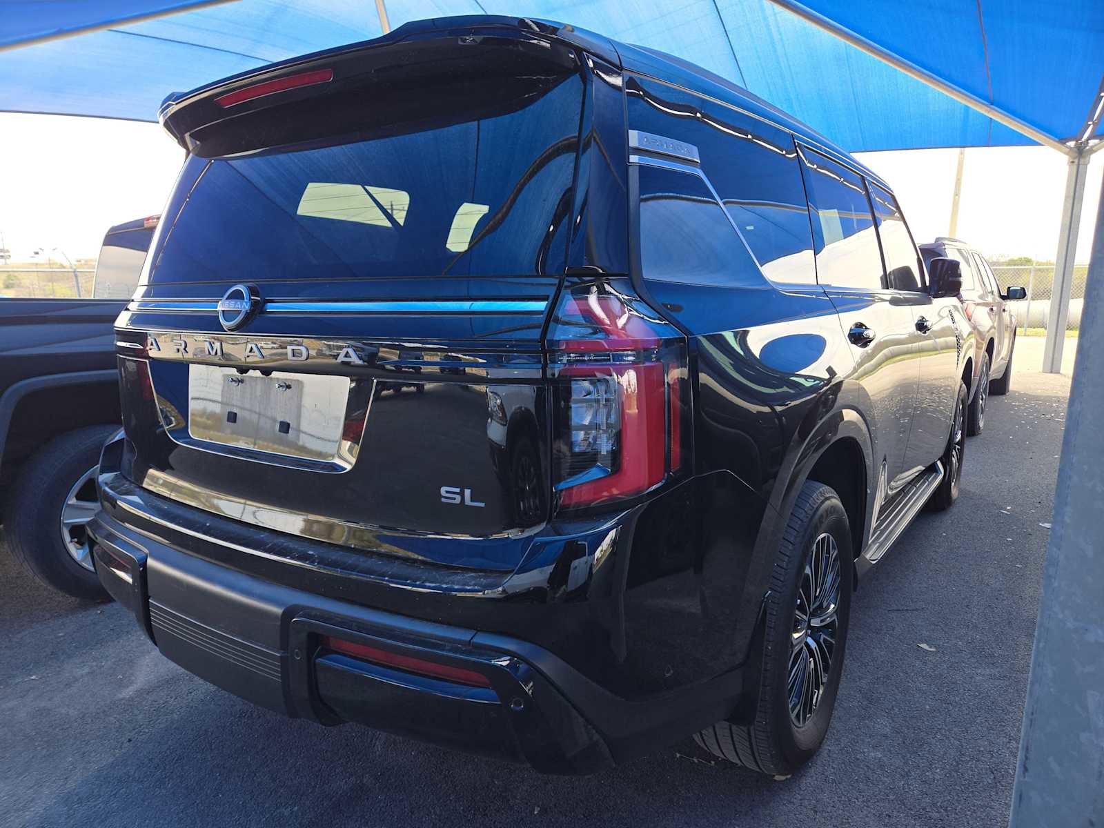 Used 2025 Nissan Armada SL w/ Captain's Chari Seat Package image 4