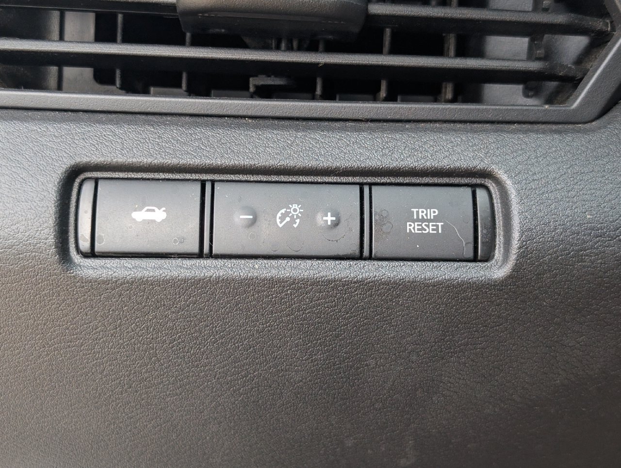 Used 2025 Nissan Altima 2.5 SV FWD image 24