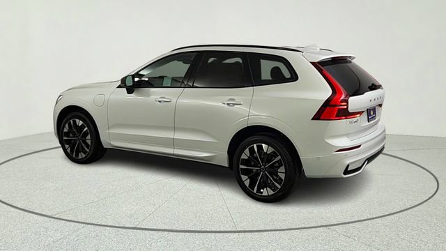 New 2026 Volvo XC60 T8 Plus w/ Climate Package PRO AWD/4WD image 7