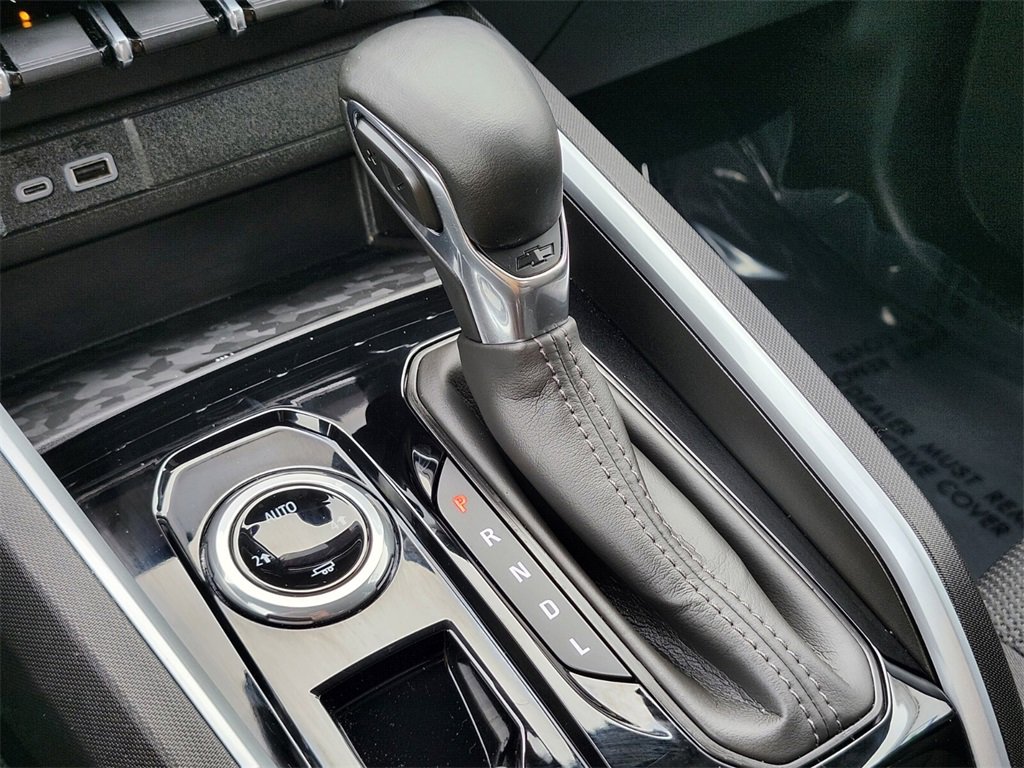 Used 2024 Chevrolet Colorado LT w/ LT Convenience Package II image 25