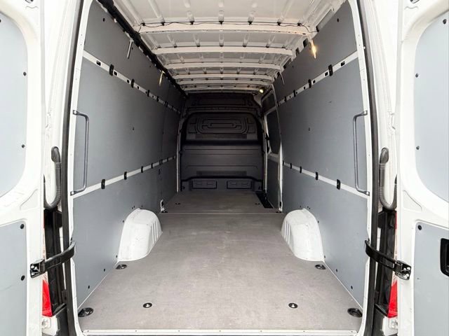 Used 2025 Mercedes-Benz Sprinter 2500 image 14