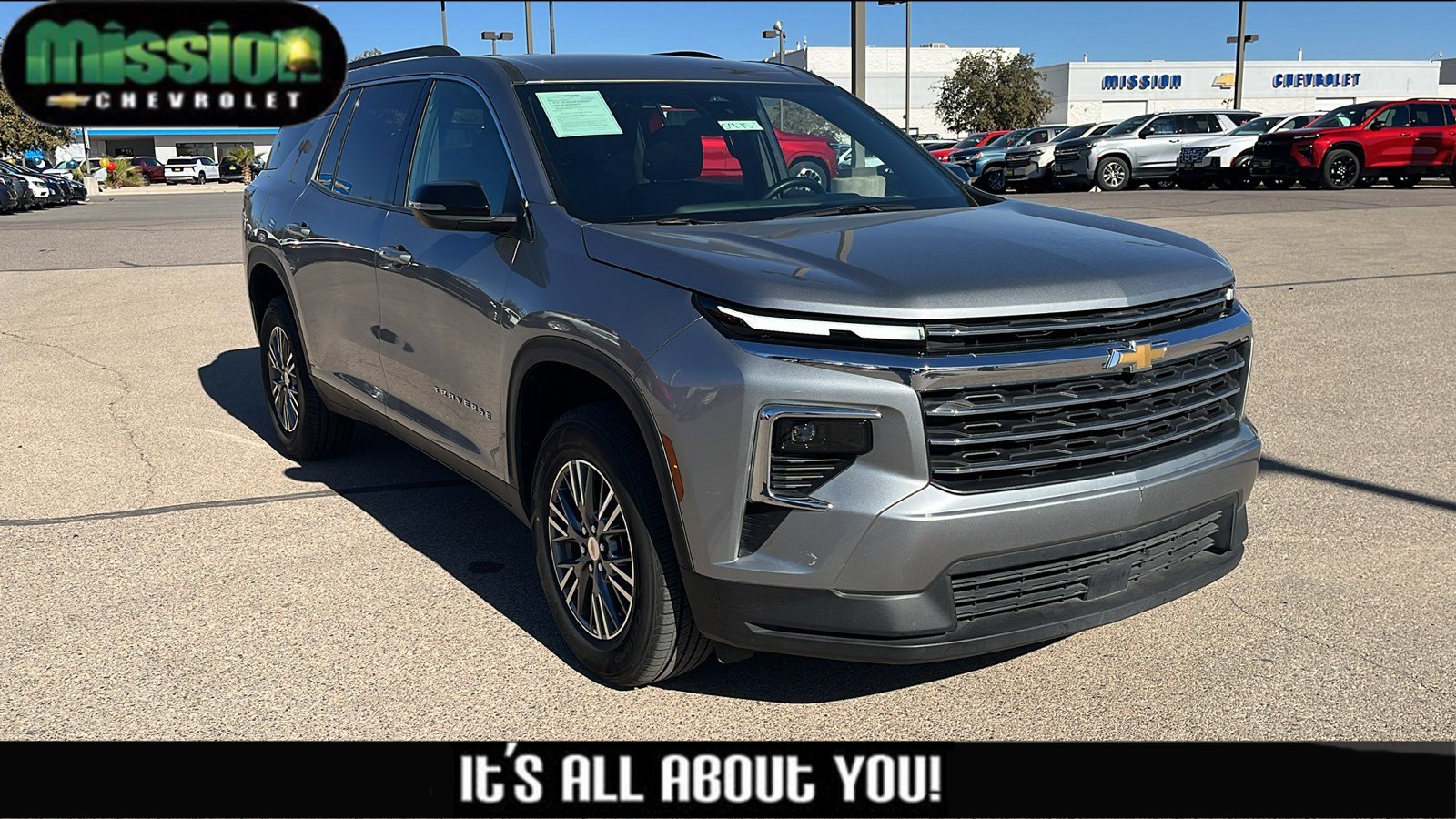 Used 2025 Chevrolet Traverse LT