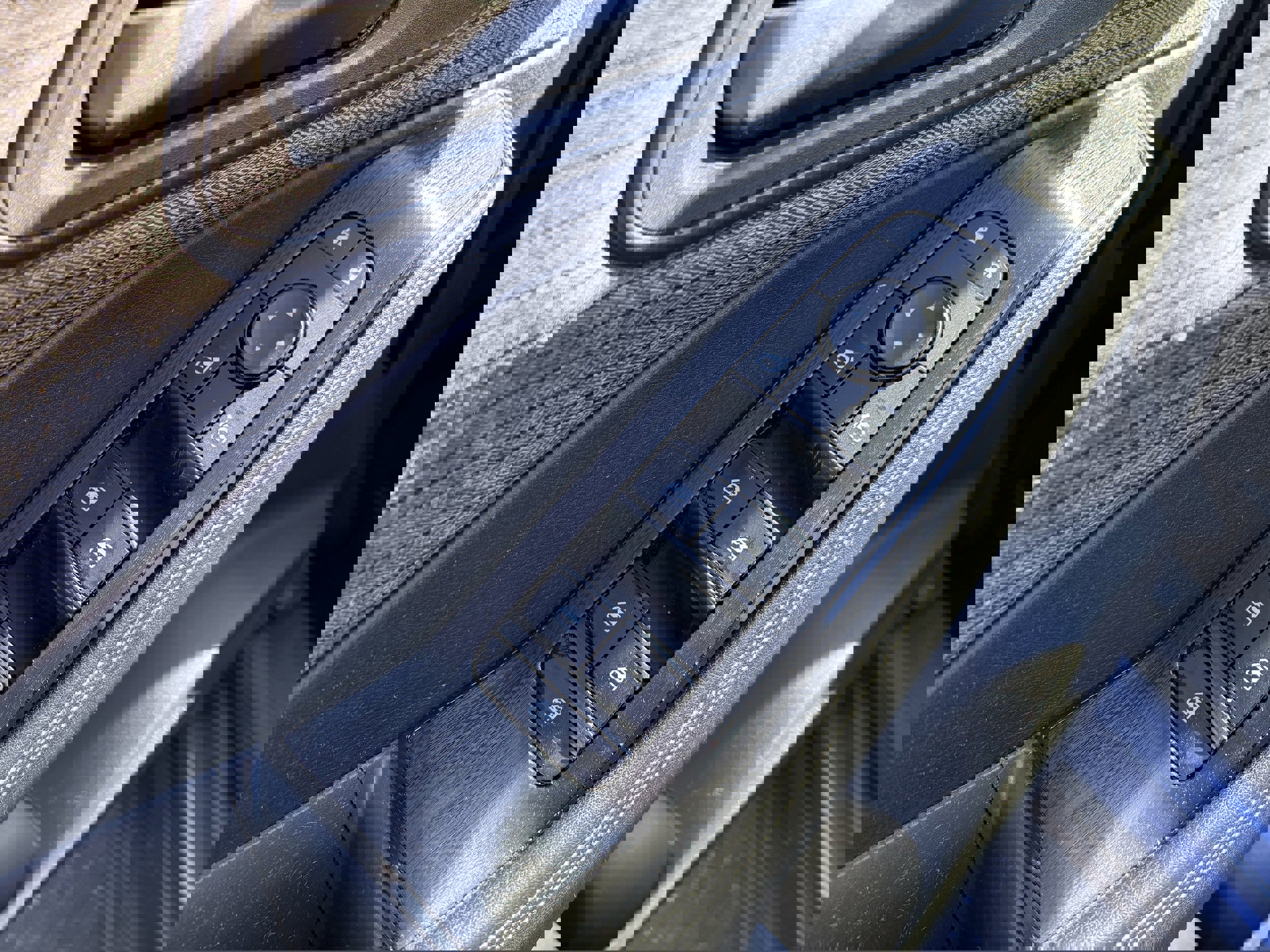 Used 2021 Nissan Rogue S image 25