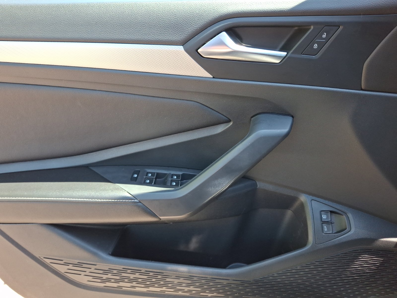 Certified 2022 Volkswagen Jetta Sport FWD image 13