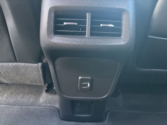 Used 2024 GMC Terrain SLT image 18