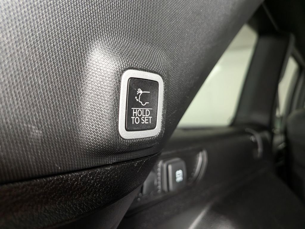 Certified 2024 Jeep Grand Cherokee Altitude image 12