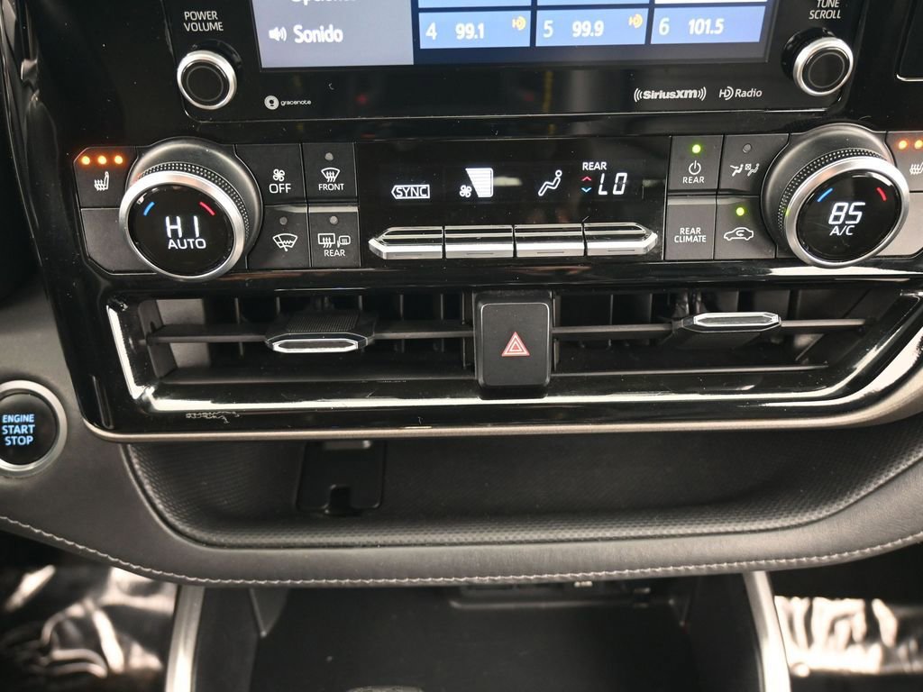 Used 2021 Toyota Highlander XLE image 23