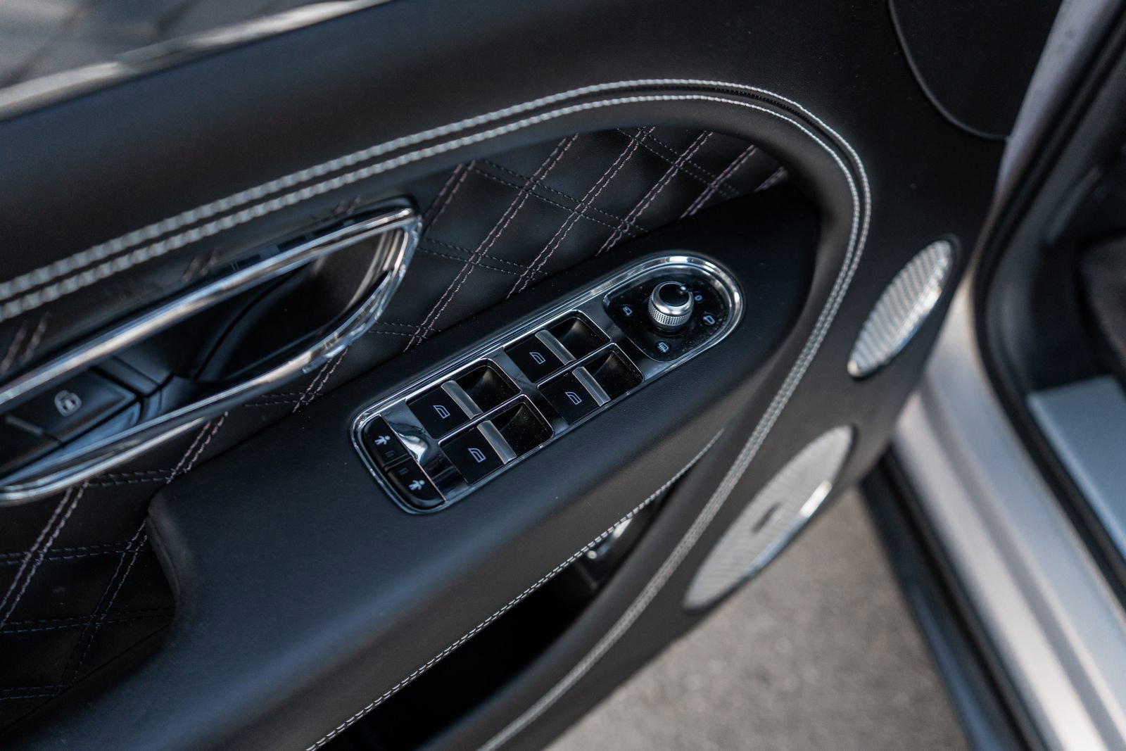 Certified 2022 Bentley Bentayga image 22