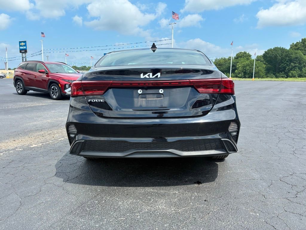 Used 2024 Kia Forte LXS w/ LXS Technology Package FWD image 3