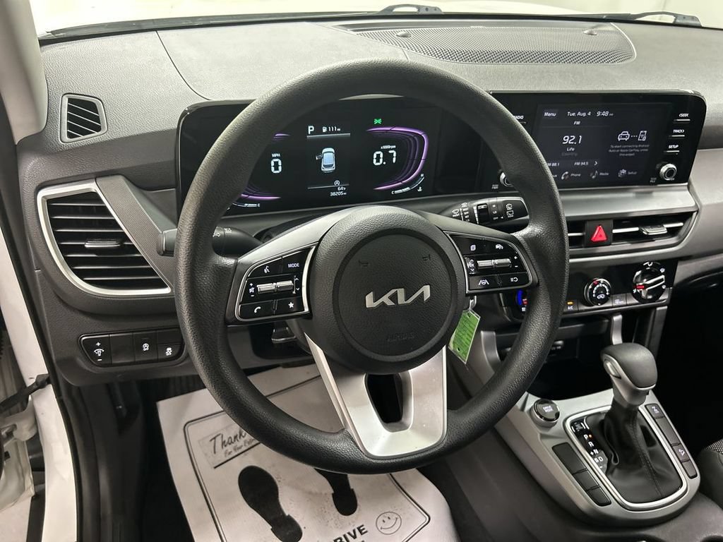 Used 2024 Kia Seltos LX AWD/4WD image 4