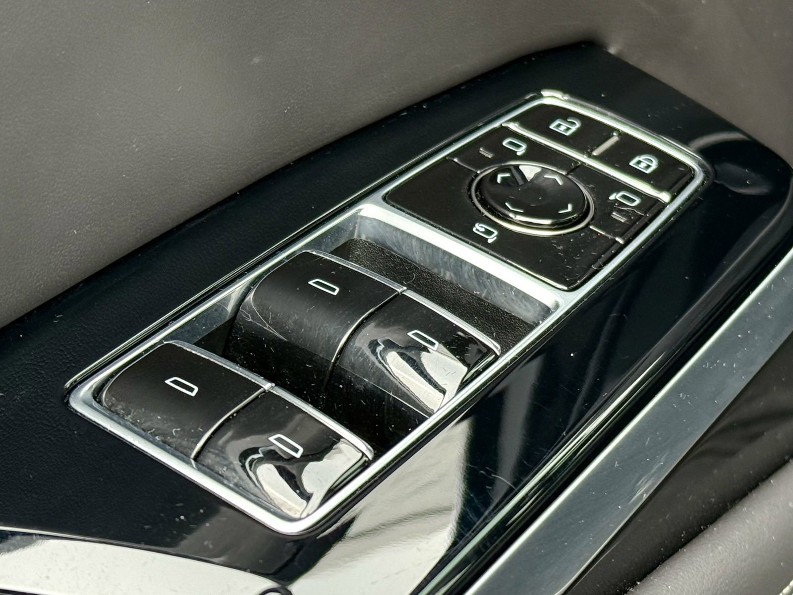 Certified 2025 Cadillac Escalade Sport Platinum w/ LPO, ONYX Package AWD/4WD image 18