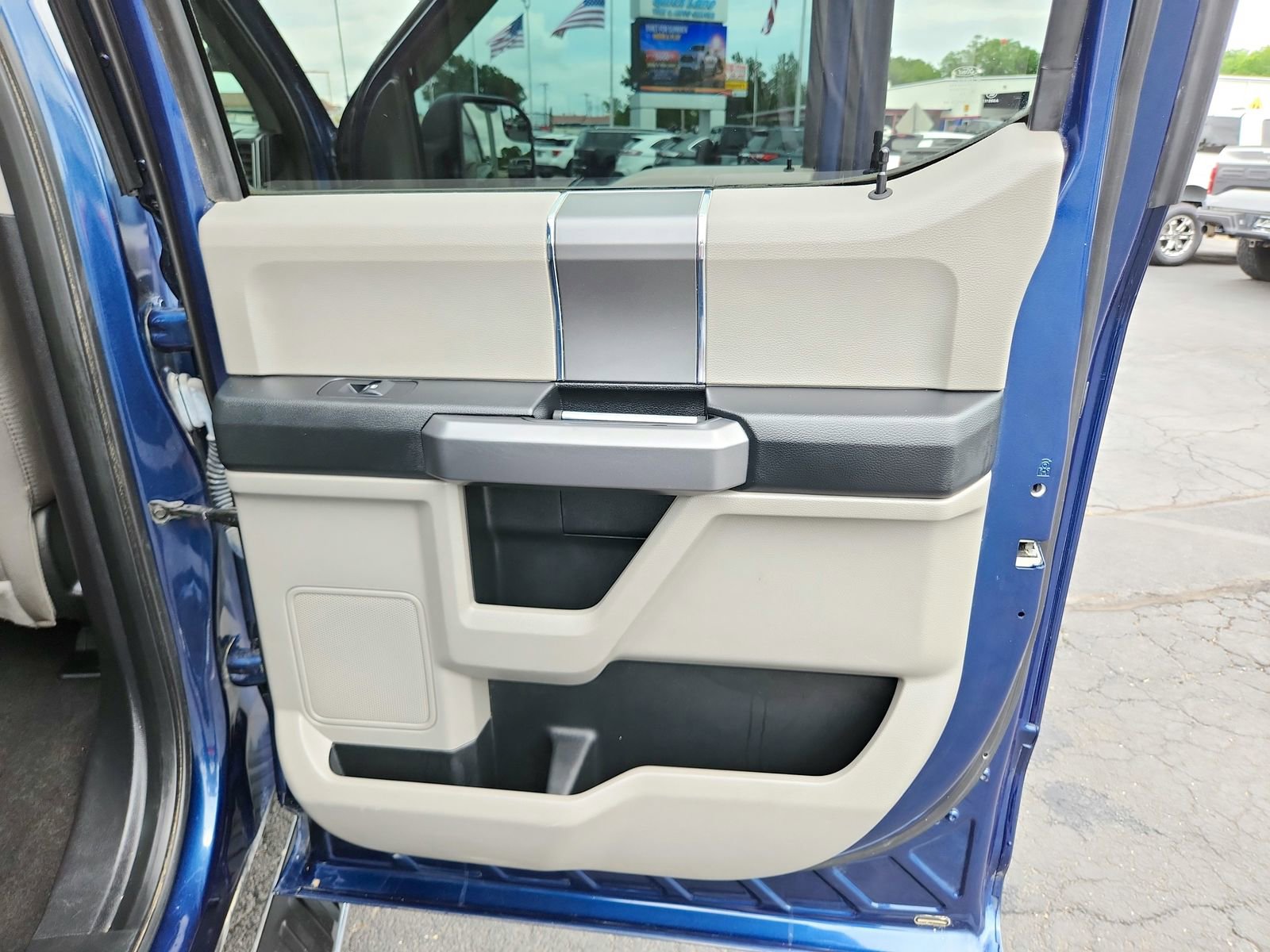 Used 2018 Ford F150 XLT w/ Equipment Group 302A Luxury AWD/4WD image 28